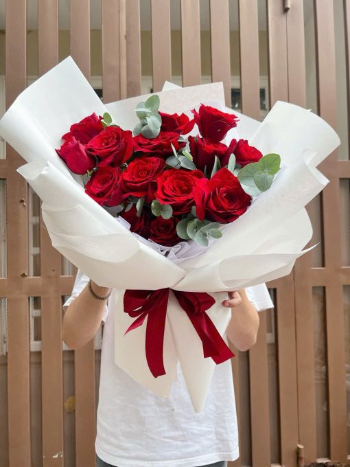 Bó hoa hồng đỏ tỏ tình cầu hôn đẹp lãng mạn