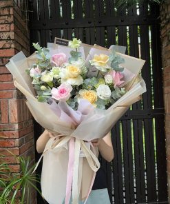 Bó hoa Garden Flower Hồng Juliet & Lạc Thần – Sang trọng, Lãng mạn, Tặng Dịp Đặc Biệt