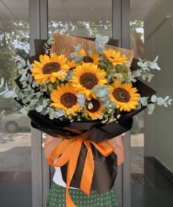Bó hoa hướng dương – Bó hoa xinh xắn, ý nghĩa trọn vẹn tại shop hoa tươi giá tốt TP.HCM Qflower