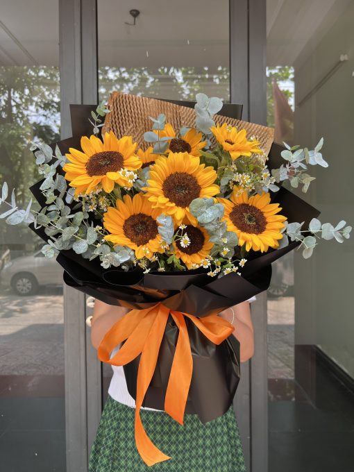 Bó hoa hướng dương – Bó hoa xinh xắn, ý nghĩa trọn vẹn tại shop hoa tươi giá tốt TP.HCM Qflower