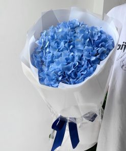 Bó hoa cẩm tú cầu xanh blue