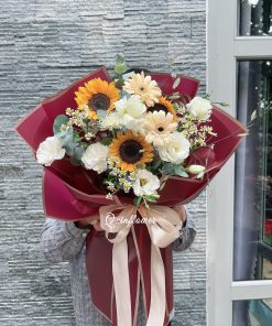 Bó Hoa Hướng Dương Đỏ Quyền Lực – Tặng Sinh Nhật, Chúc Mừng Sang Trọng | Qflower TP.HCM