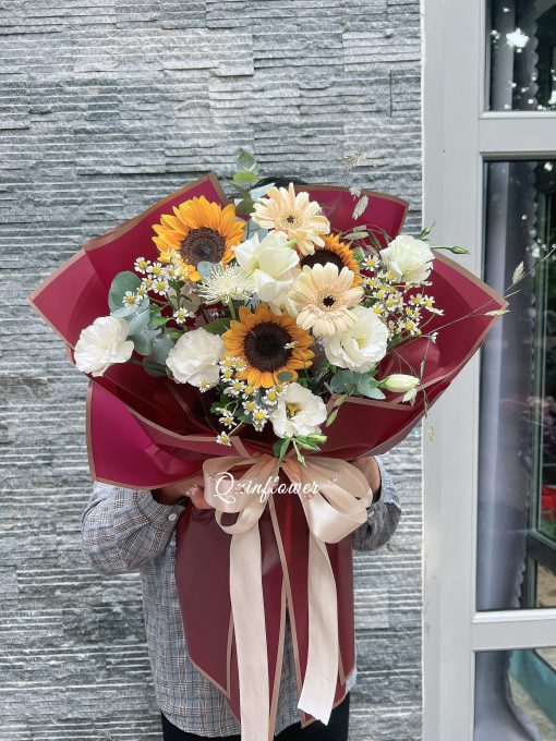Bó Hoa Hướng Dương Đỏ Quyền Lực – Tặng Sinh Nhật, Chúc Mừng Sang Trọng | Qflower TP.HCM