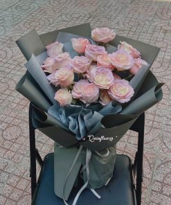 Bó Hoa Tím Chiều Vũ Trụ – Hoa Hồng Tím Pastel Giá Rẻ Sang Trọng | Qflower TP.HCM